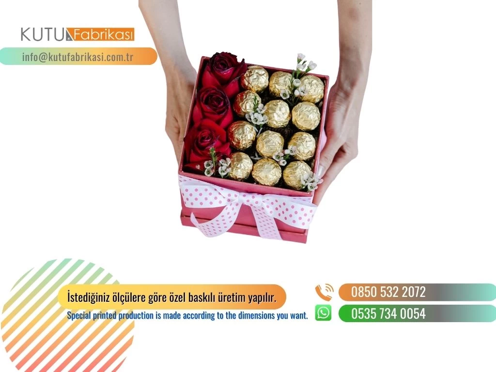 Kurdelalı Çikolata Çiçek Kutusu